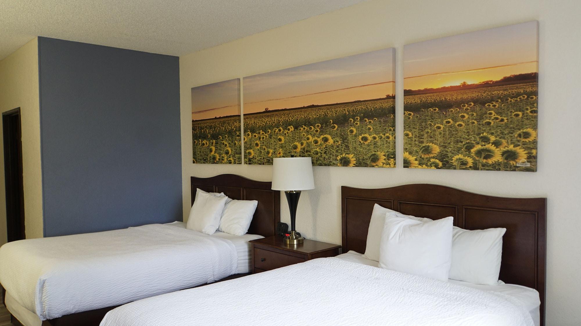 Days Inn By Wyndham Topeka Zewnętrze zdjęcie