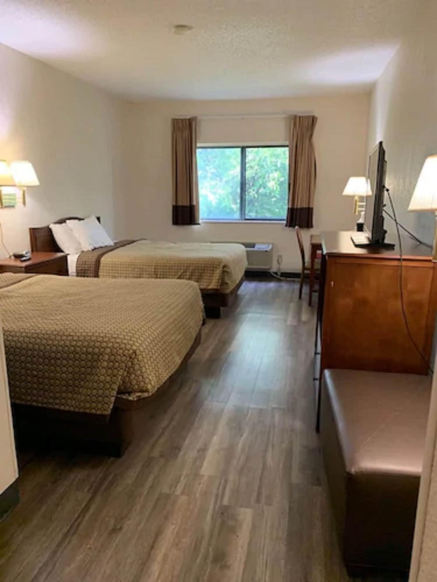 Days Inn By Wyndham Topeka Zewnętrze zdjęcie
