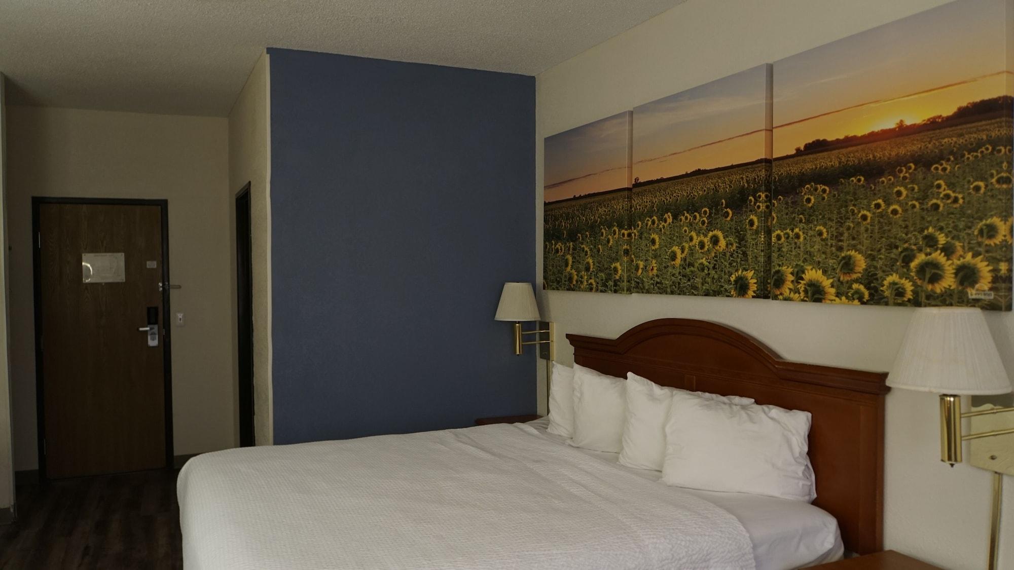 Days Inn By Wyndham Topeka Zewnętrze zdjęcie