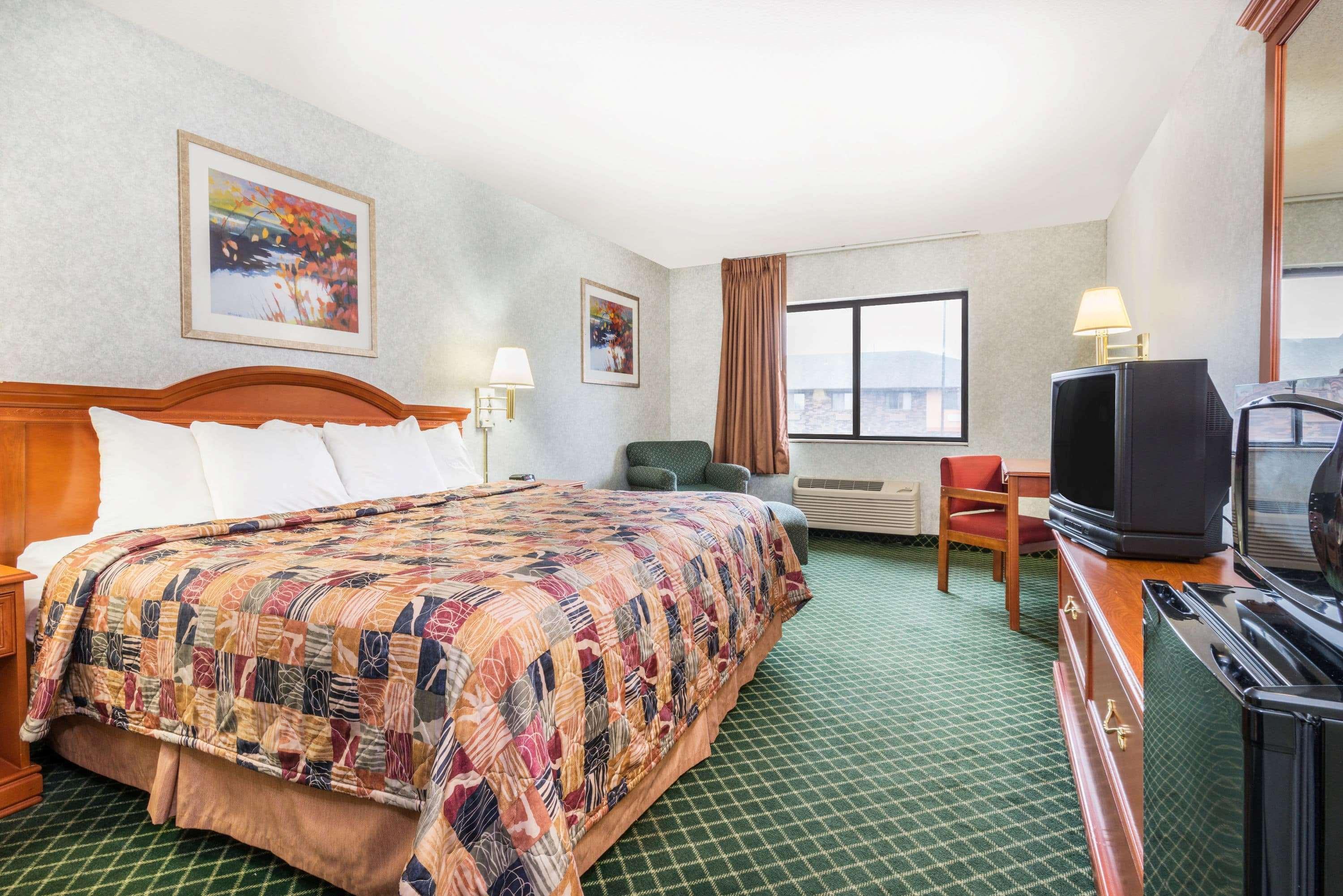Days Inn By Wyndham Topeka Zewnętrze zdjęcie