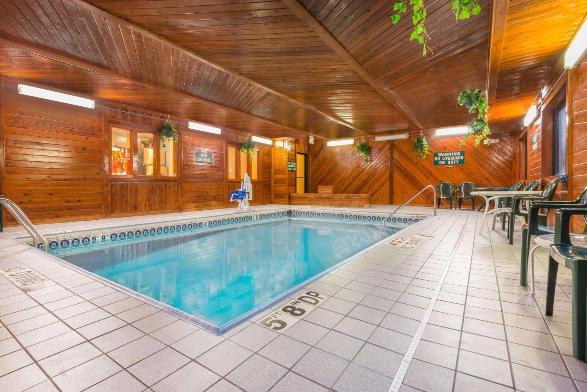 Days Inn By Wyndham Topeka Zewnętrze zdjęcie