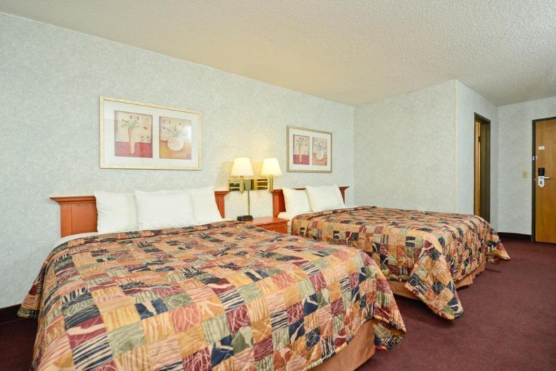 Days Inn By Wyndham Topeka Zewnętrze zdjęcie